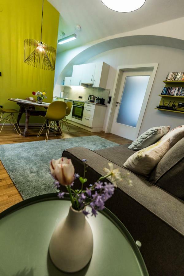 Yellow Flat By Grazrentals With Best Location & Free Parking Εξωτερικό φωτογραφία